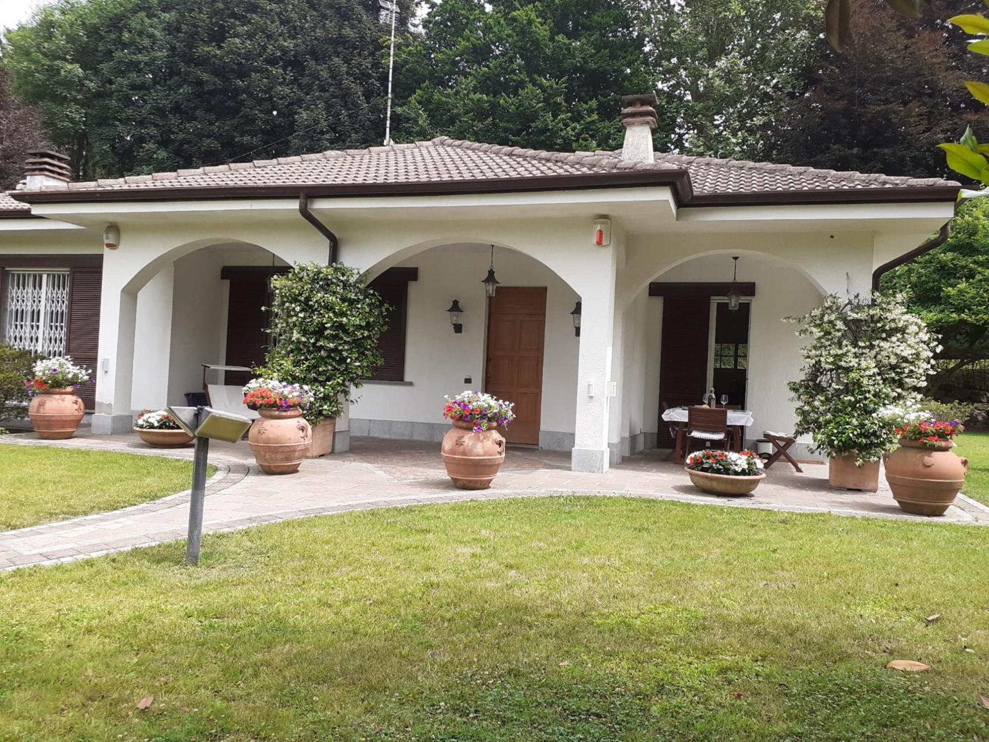 B&B Le Magnolie Carimate Exterior photo